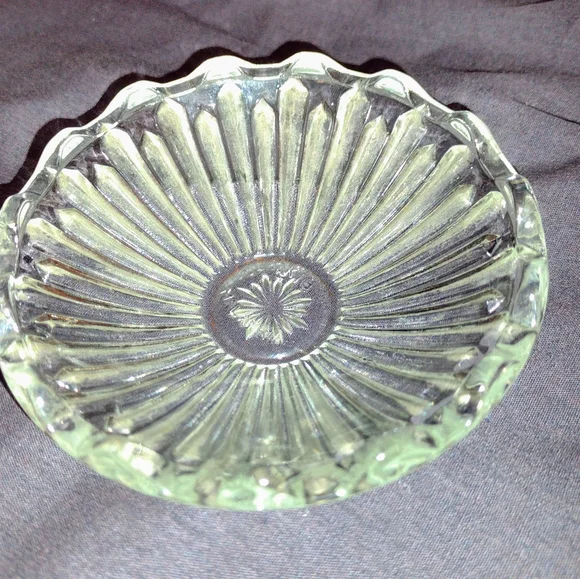 Vintage stamped glass set - Picture 5 of 8